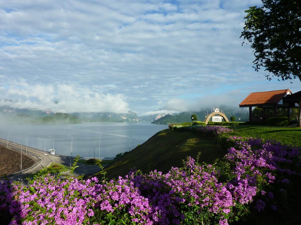 Baandin Chiewlarn Hotel Ban Tha Khun Exterior foto